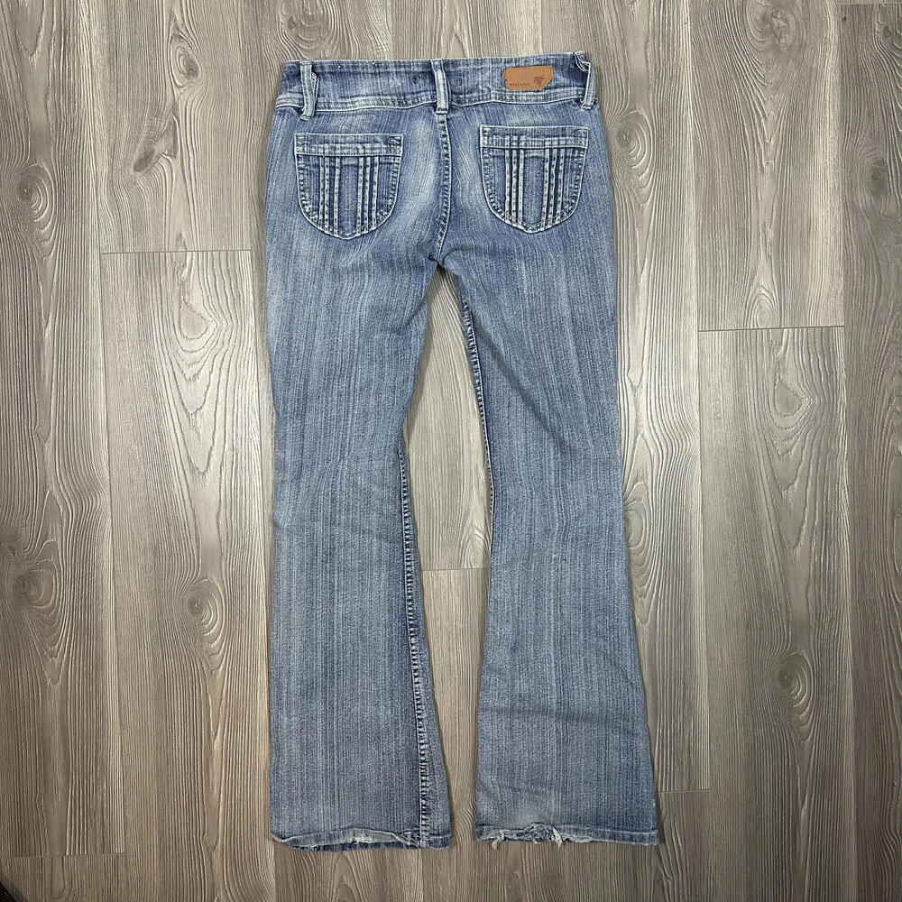 Y2K Vigoss Low Rise Flare Jeans with Triple Button‎ Detail - Picture 3 of 8